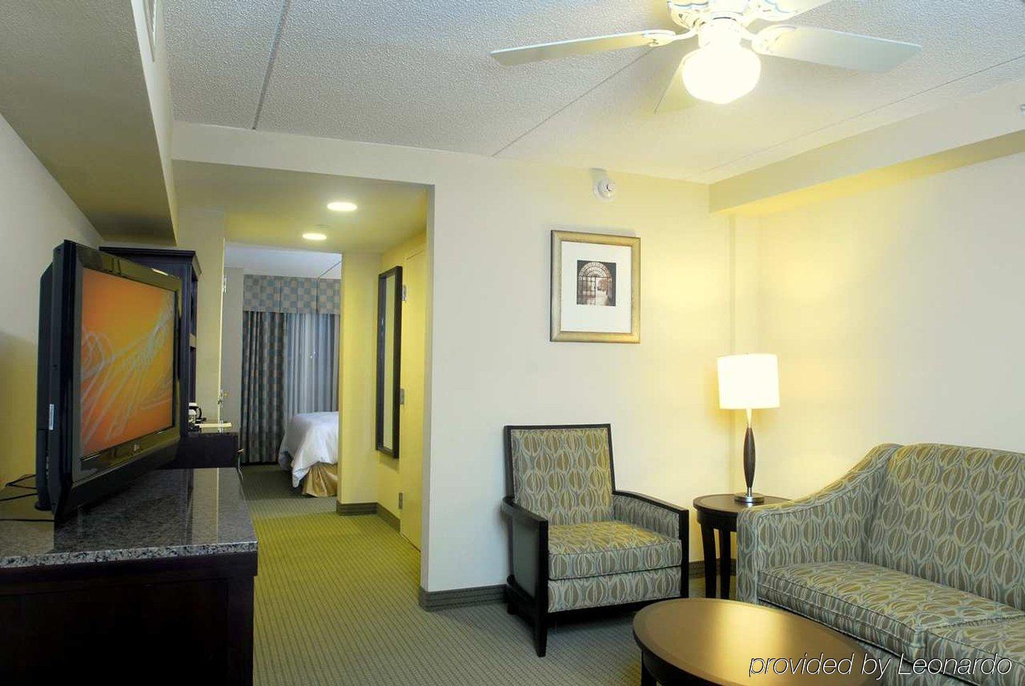 Hilton Garden Inn Hampton Coliseum Central Cameră foto